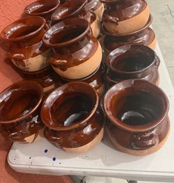 Ollas de barro nuevas.  20$. Cada una