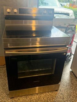 Samsung 30” Stainless Steel Smart Electric Stove / Range