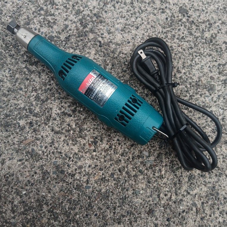 Makita GE0600 2amp1/8in Shank 25Krpms. For Pick Up Fremont Seattle. No Low Ball Offers Please. No Trades. Yes I Have It Please Don't Ask