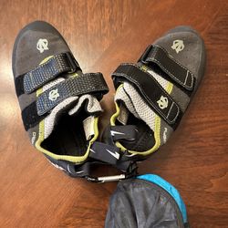 Youth Rock Climbing Shoes & Chalk Bag