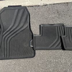 OEM All-Weather Floor Mats for BMW i4 – Full Set Dealer Purchased