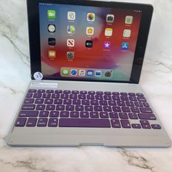 Apple iPad Air 32 GB With Brand New Keyboard