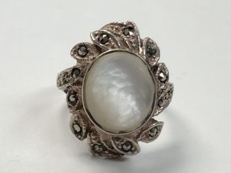 Ring ladies sterling silver 6.4 grams
