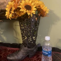 boot with sun flowers 
