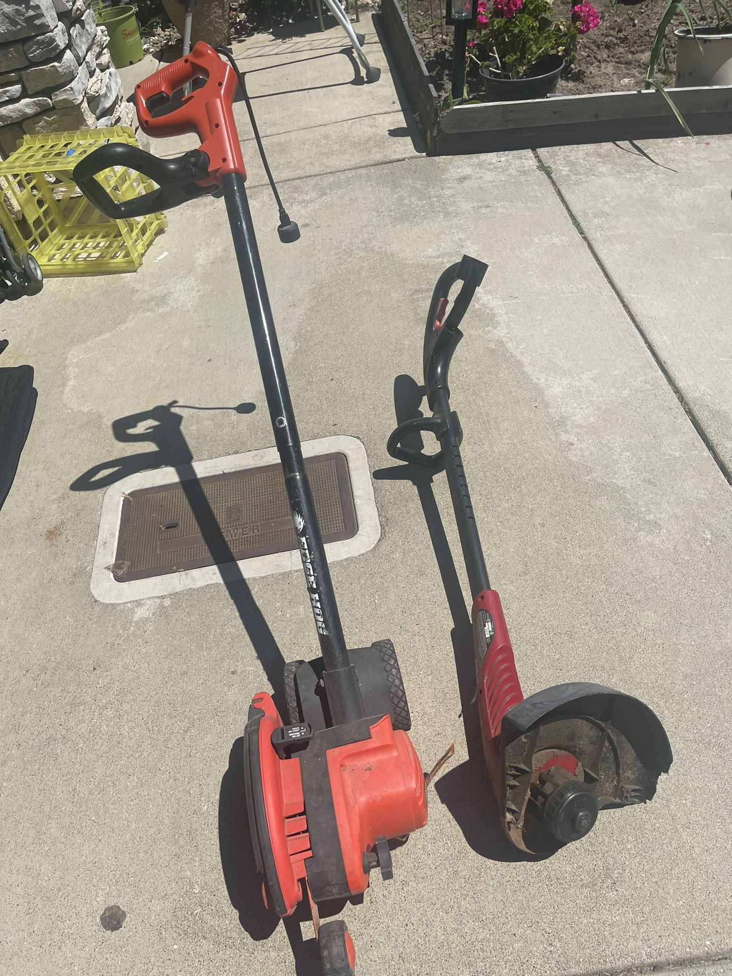 Leaf Blower And Electric Corded Edger Trencher