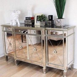 Large mirrored Buffet 