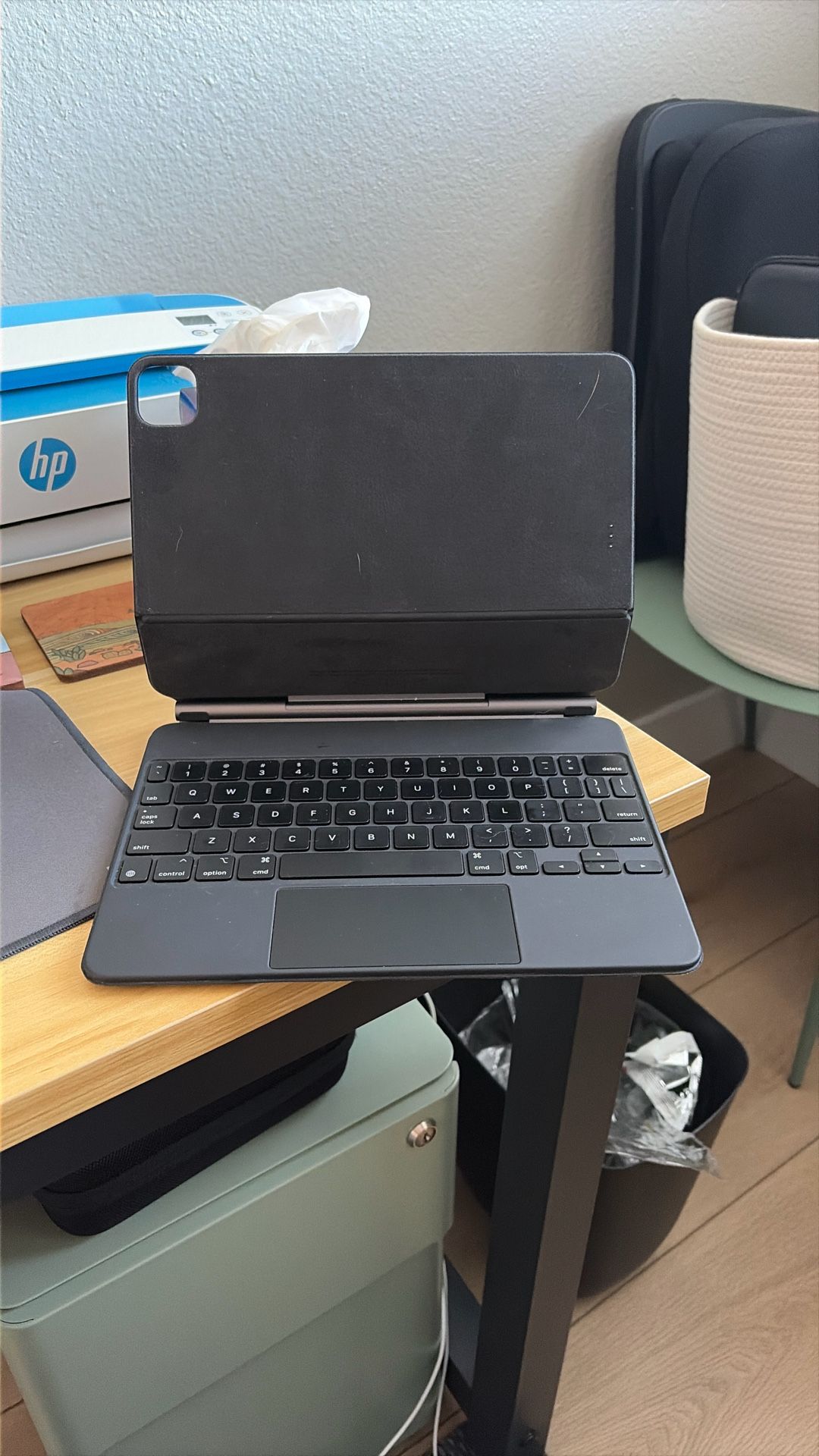 Apple iPad Air 11 inch Magic Keyboard 