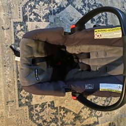 Graco Snugride 30 Car Seat With Base 