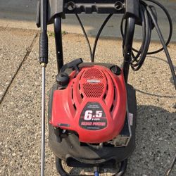 Briggs and Stratton 6.5 HP Engine