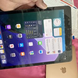 iPad 8th 9th & Pro Sale $159-$245