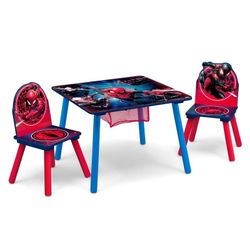 Spiderman table and 2 chairs