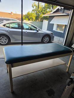 Massage bed, acupuncture bed