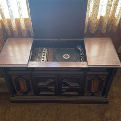 Montgomery Ward Airline 8 Track And Record Player