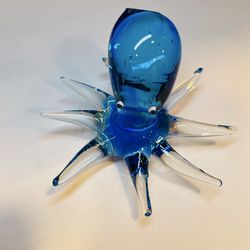 Vintage pretty Murano style art glass octopus with lovely light cobalt color