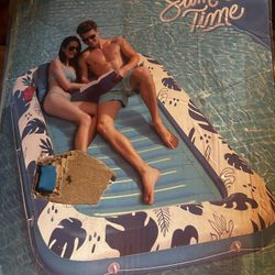 2 Beach Loungers