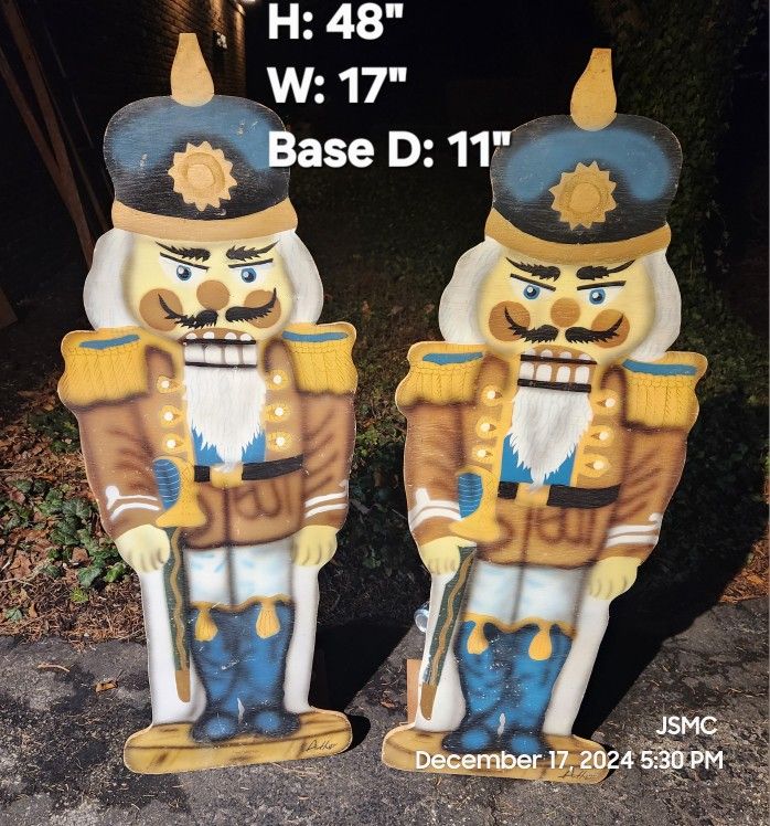 2 Wooden Nutcracker Decorations
