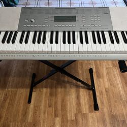 Gently Used Casio LK250 Portable Keyboard