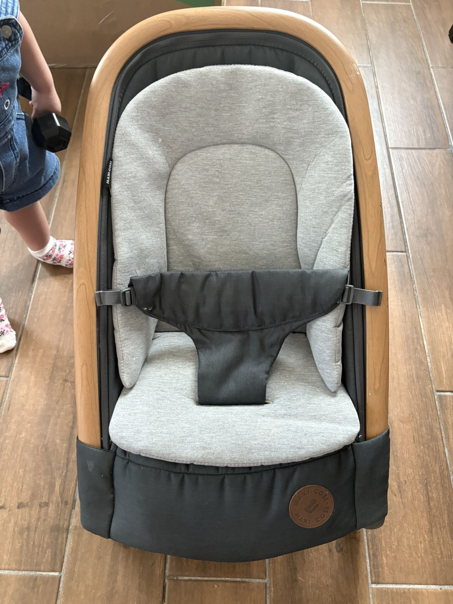 Maxi Cosi Seat And Rocker Light Weight