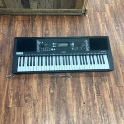 Yamaha E363 Keyboard 