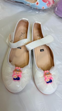 Labubu kid white dress shoes
