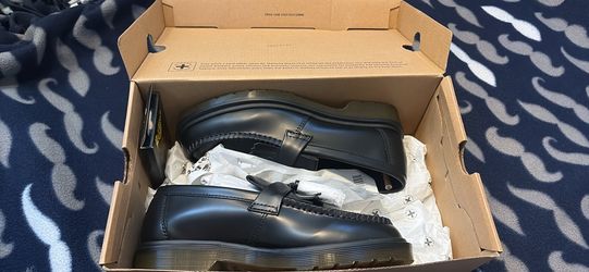 Adrian Smooth Leather Shoes | Dr. Martens