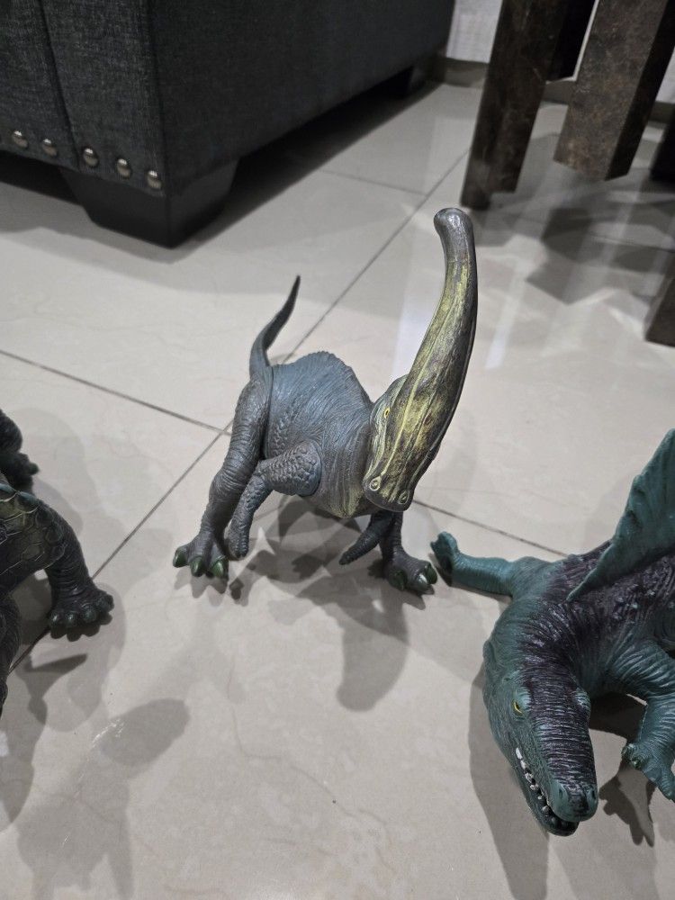 3 Dinosaurs