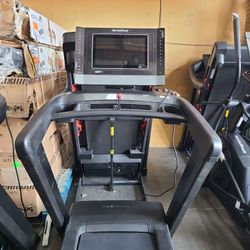 2024 Nordictrack Commercial 1750  treadmill  - 12% incline 12mph Max speed  - 999$