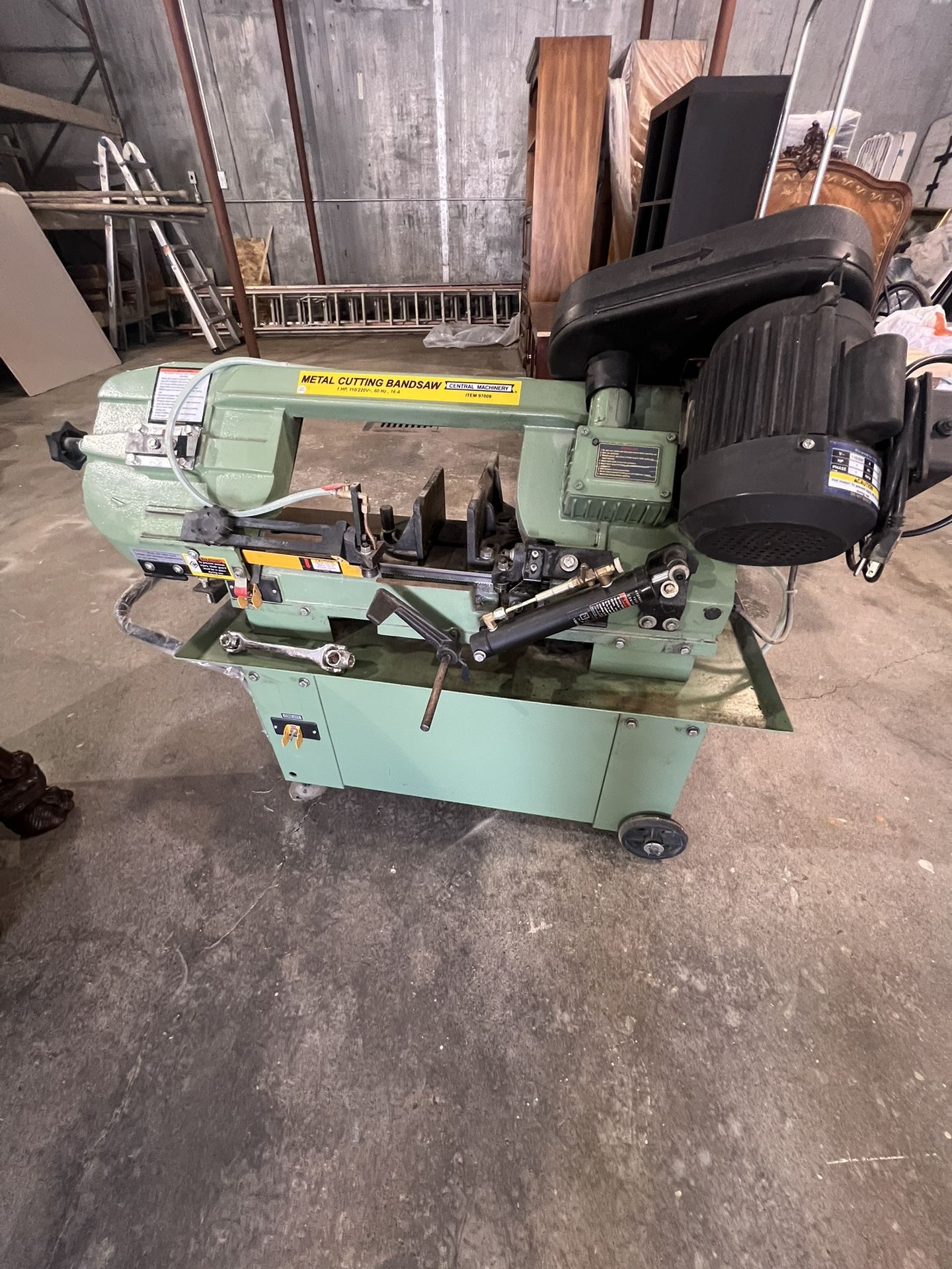 Metal Cutting Bandsaw  