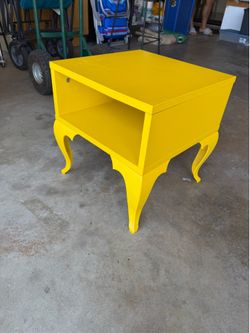 Solid wood record table