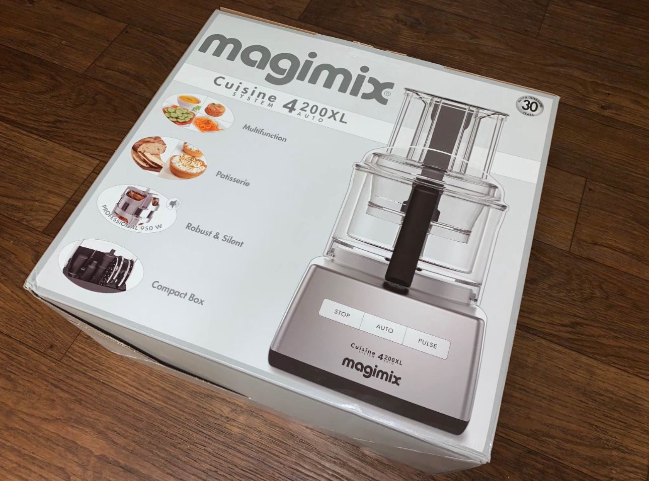 New Magimix French Food Processor Chrome CS4200XL 950 Watt Recipe Book
