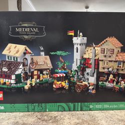 LEGO Medieval Town Square - 10332