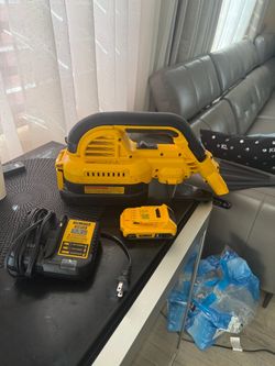 dewalt 20v max portable vacuum