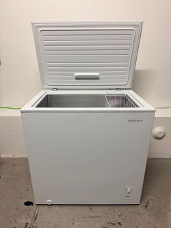 7 cu. ft. Chest Freezer