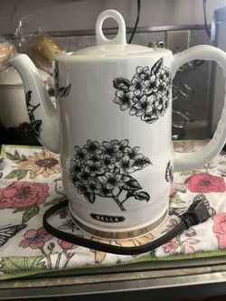 Bella Ceramic Tea Pot