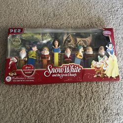 Disney's Snow White and the Seven Dwarfs Limited Edition PEZ Collector Series