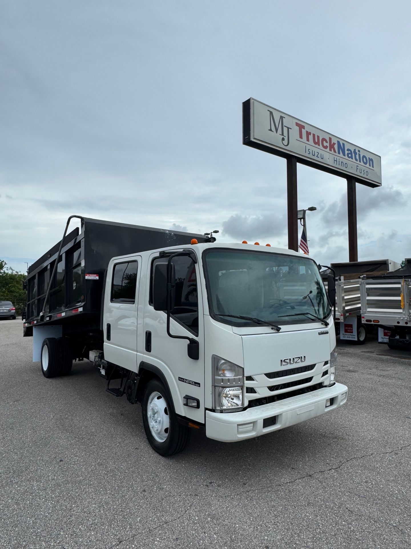 2021 Isuzu NPR-HD