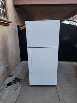 3MONTHS WARRANTY 30X30X66 INSIGNIA FRIDGE 18CUFT WHITE