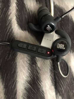 JBL Wireless earbuds
