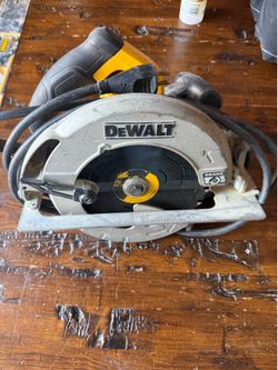 DeWalt DWE575SB 7-1/4” Circular Saw – Electric Brake