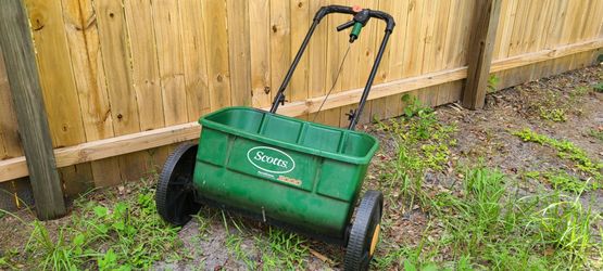 SEED / FERTILIZER SPEADER - $25 OBO
