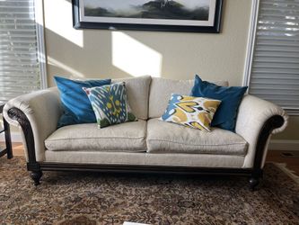 Elegant Ethan Allen sofa/couch