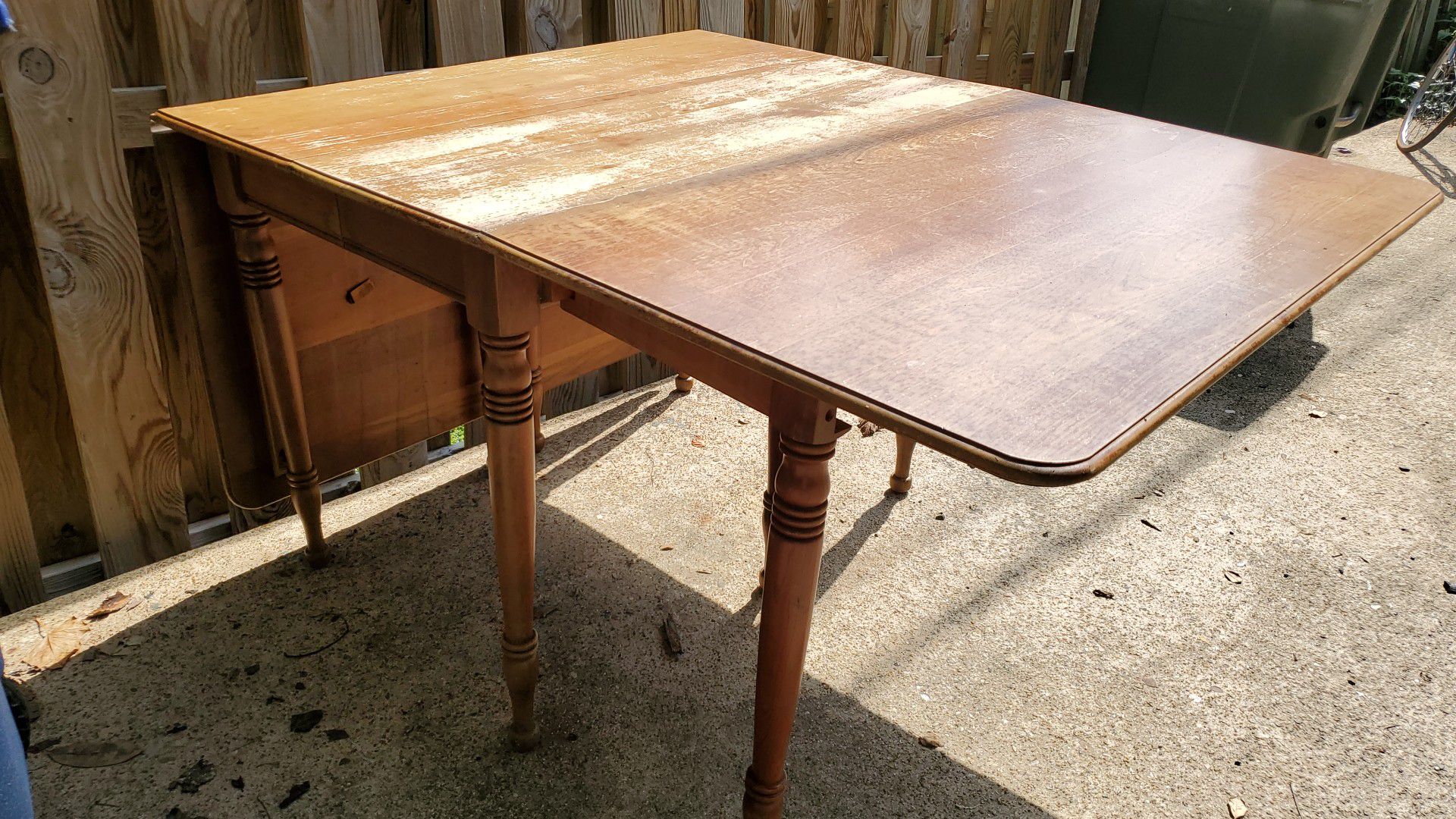 Mahogany wood dining room table