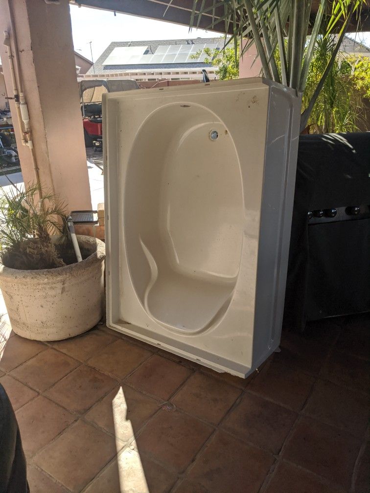 New Bath Tub 60"X42".