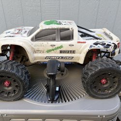 12s Traxxas Xmaxx. Upgraded, Fun And Fast