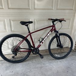 Trek DS 3 Large hybrid mountain bike ready to ride hydraulic DEORE