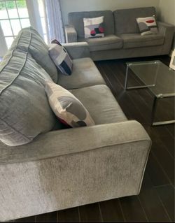 Set of 3 seater couch