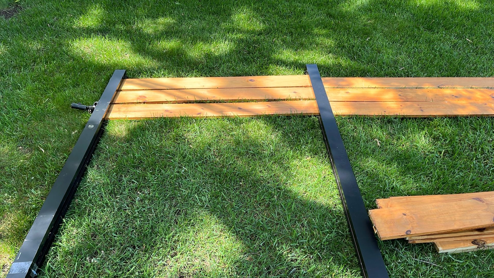 HOFT Privacy Wall