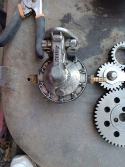 Chevy Fuel Pump 454-396 ...Holley