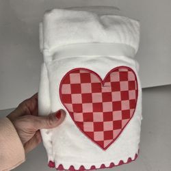 Kassadecor Red Checkered Heart Shaped Design Valentine Thick Cotton Hand Towels Set