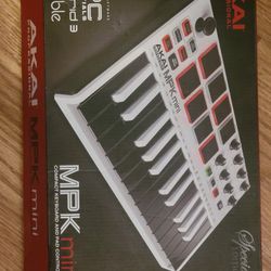 Akai MPK Mini Keyboard Controller 